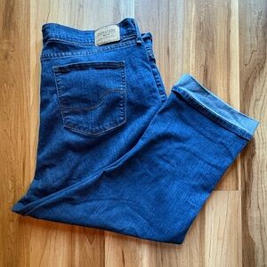 Signature by Levi Strauss Mid-Rise Stretch Denim Capris 22